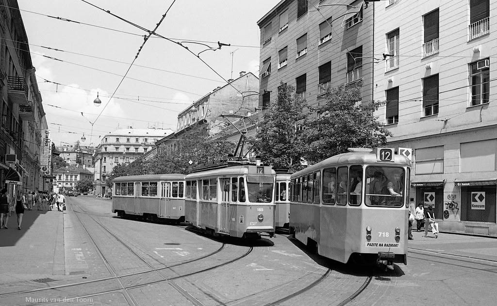 Tramvaji linije 12 na Draškovićevoj 2001. godine